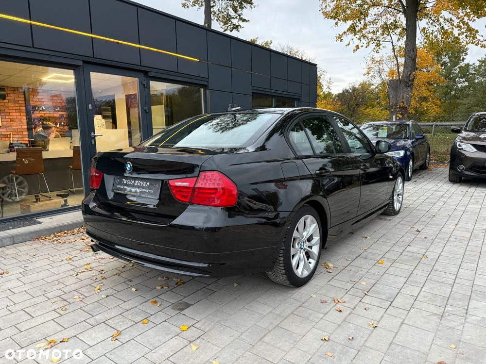 BMW Seria 3 318i - 7