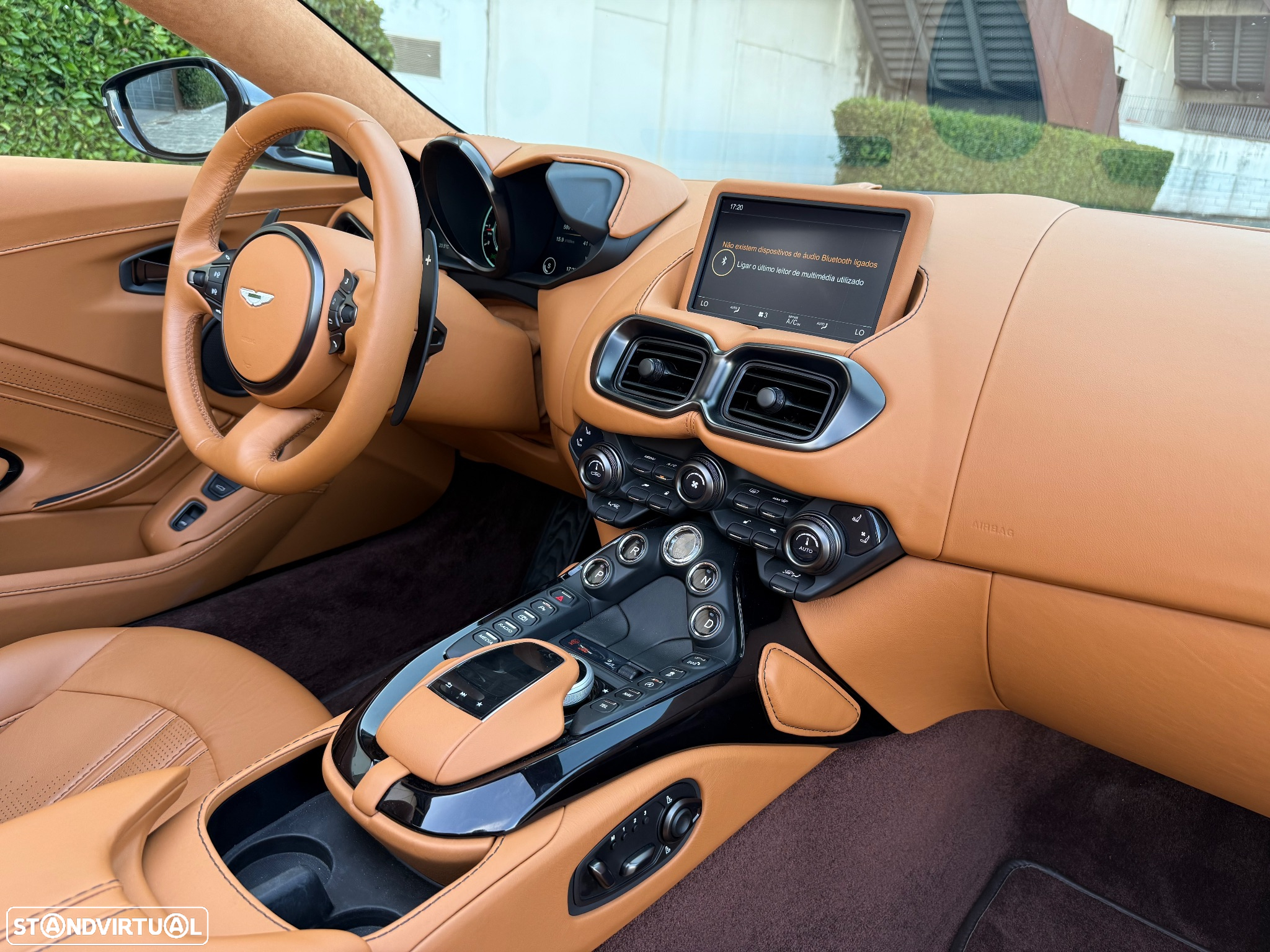 Aston Martin Vantage Roadster V8 - 40
