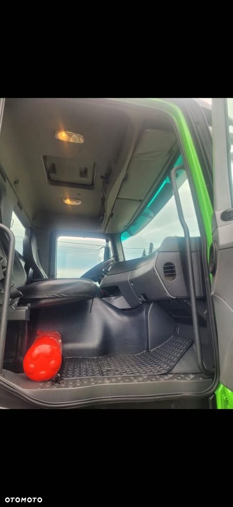 Mercedes-Benz ACTROS - 18