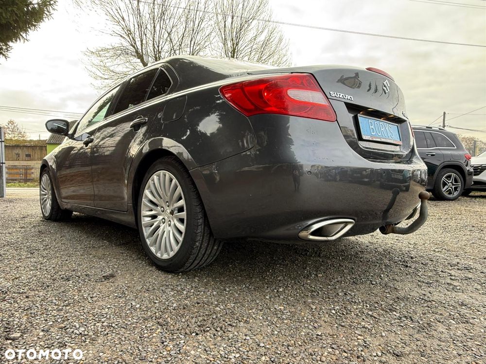 Suzuki Kizashi 2.4 Sport 4WD CVT - 39