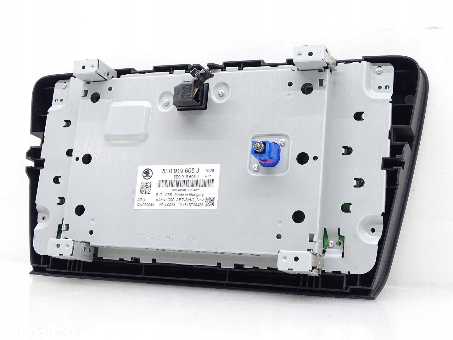 EKRAN WYŚWIETLACZ MONITOR LCD MMI NAVI RADIA SKODA OCTAVIA III 5E0919605J - 3