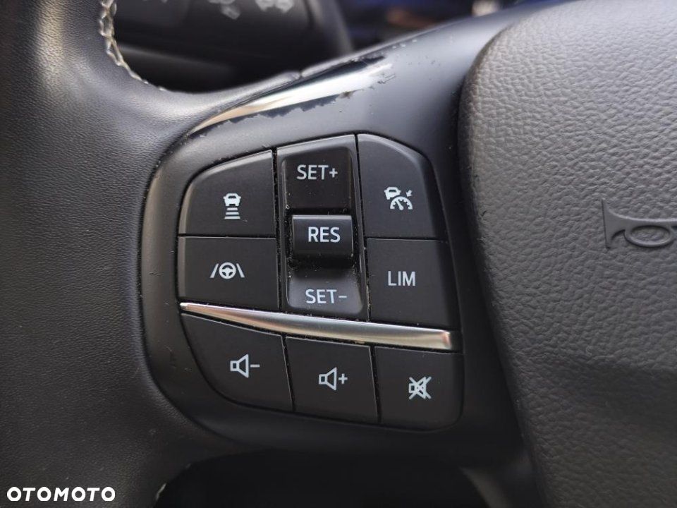 Ford Kuga - 20