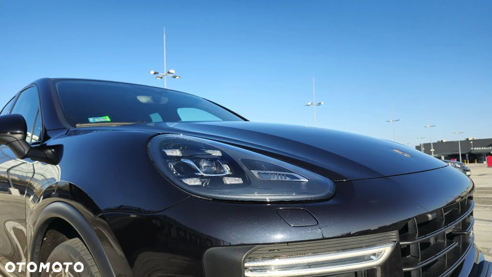 Porsche Cayenne Turbo - 2