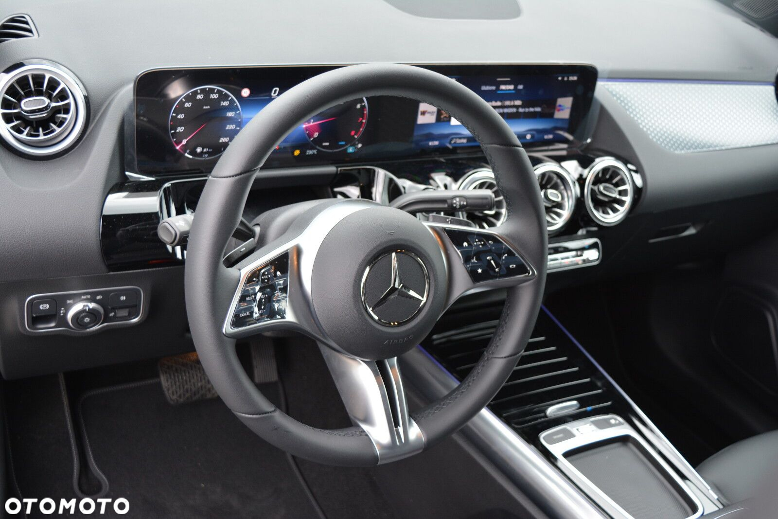 Mercedes-Benz GLA - 17