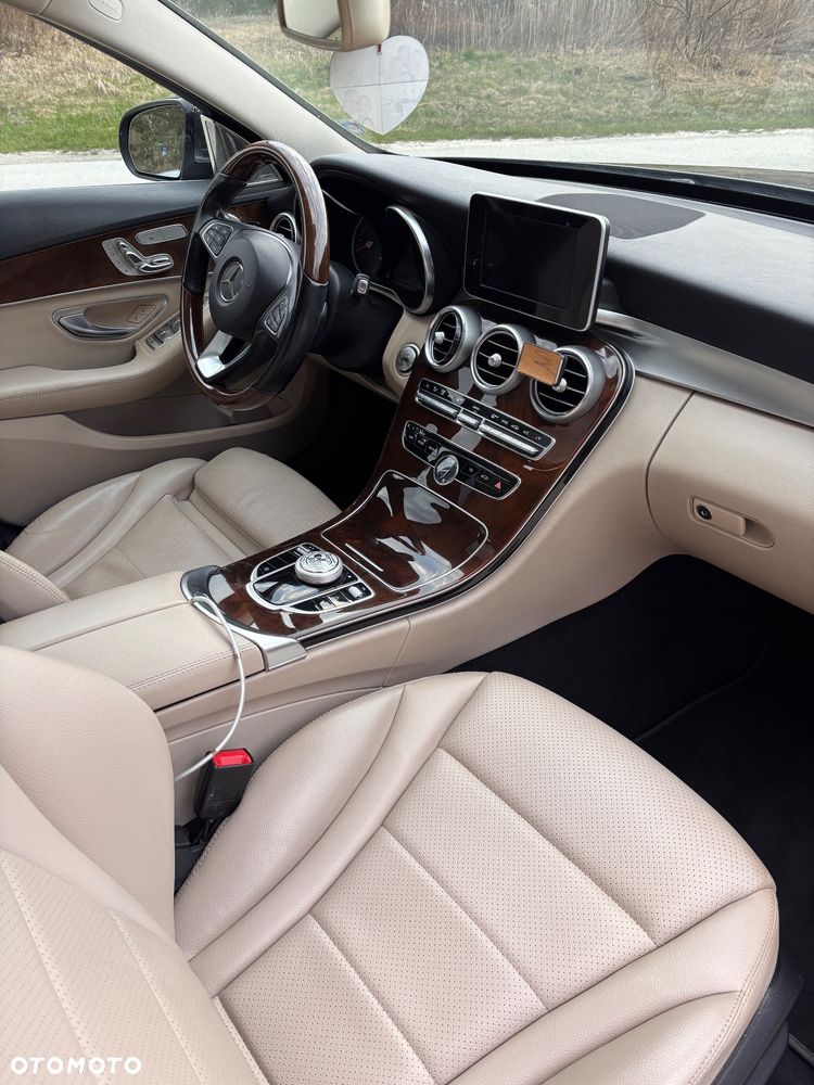 Mercedes-Benz Klasa C 300 9G-TRONIC - 5