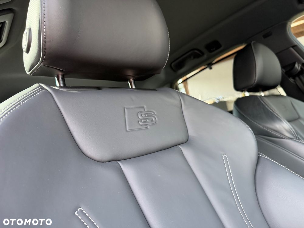 Audi A4 Avant 40 TDI quattro S tronic S line - 36
