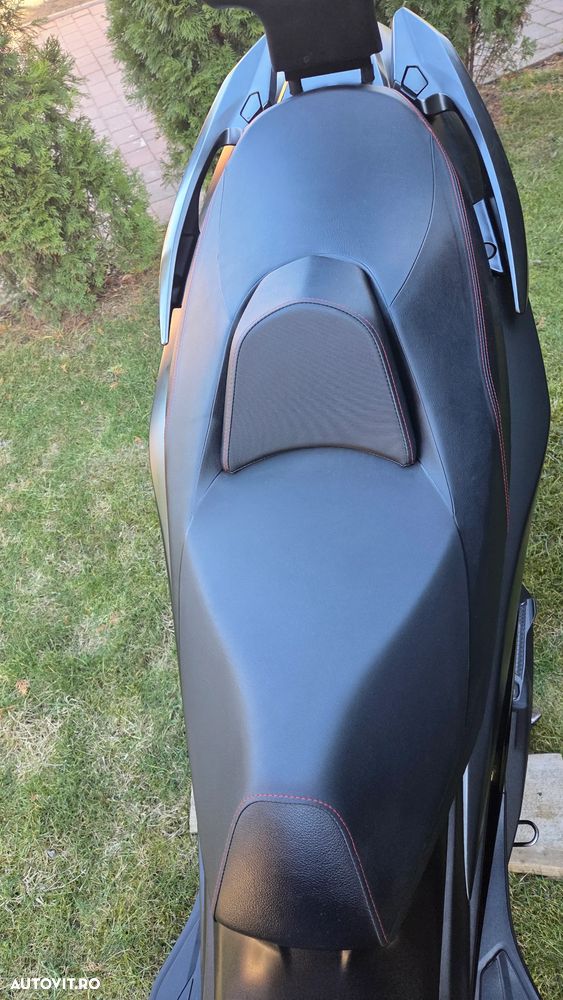 Suzuki AN 400 Burgman - 13