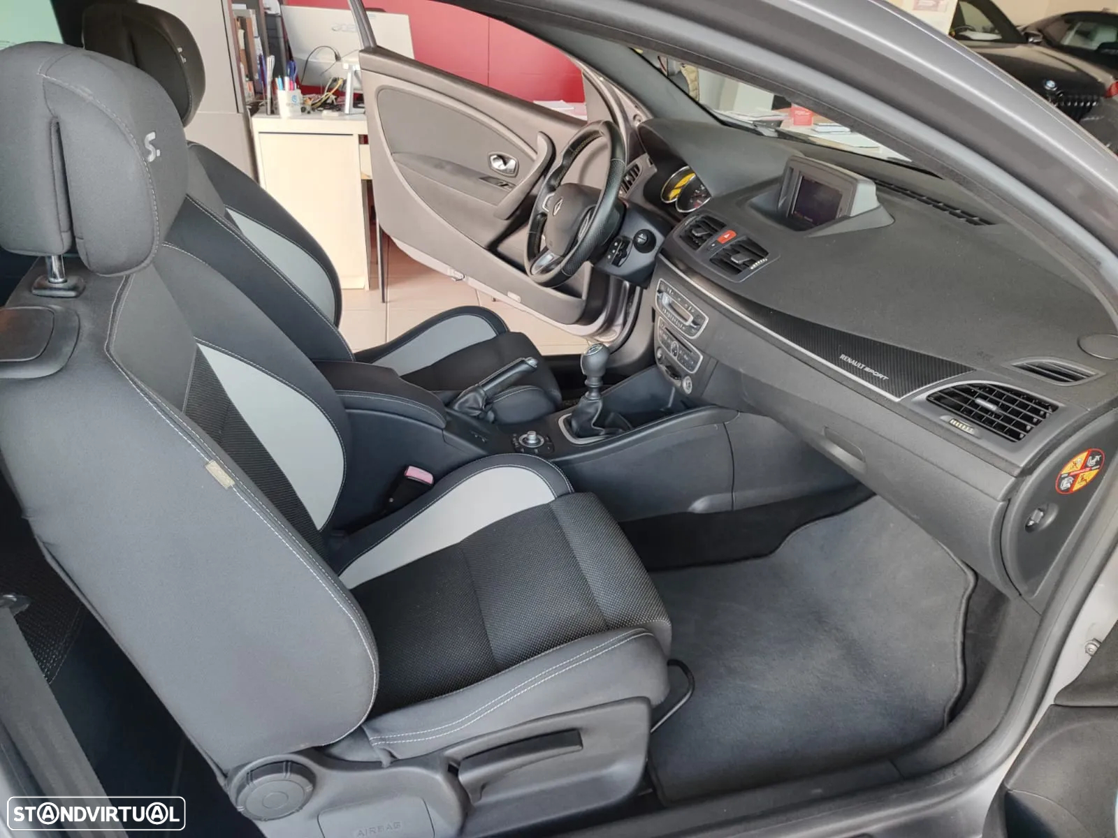 Renault Mégane Coupe 2.0 T 16V RS - 16