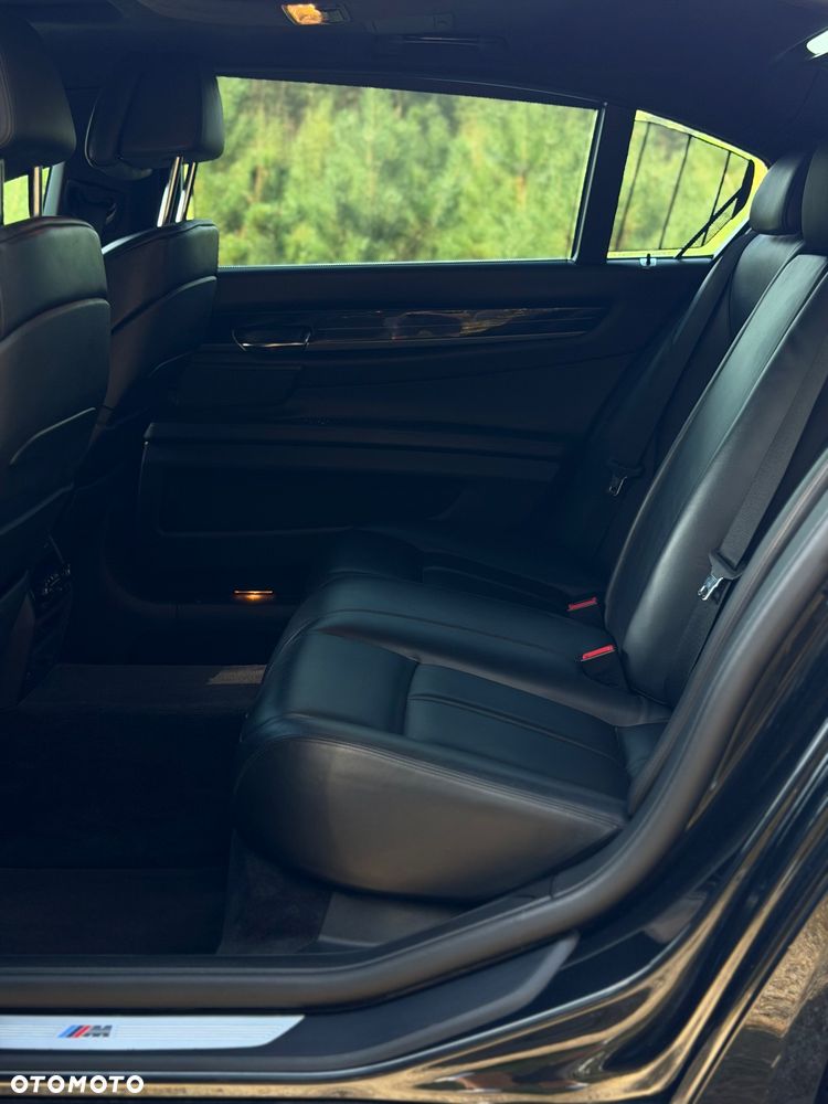 BMW Seria 7 - 34