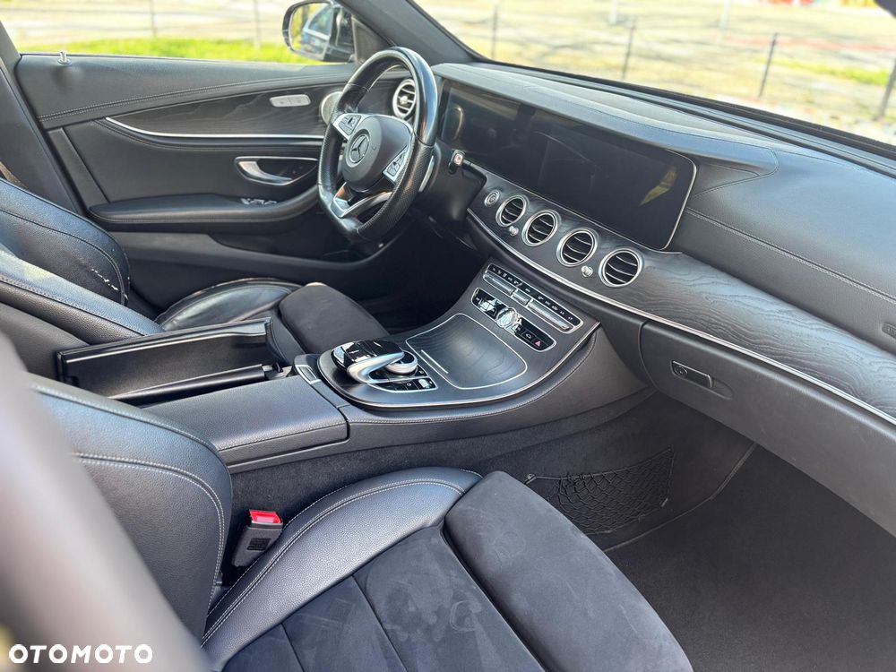 Mercedes-Benz Klasa E 220 d 4-Matic 9G-TRONIC - 15