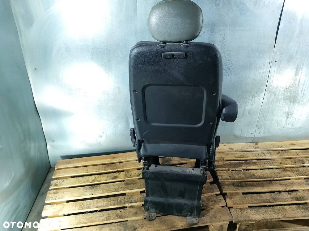 FOTEL LEWY KIEROWCY MERCEDES-BENZ VITO 639 - 2