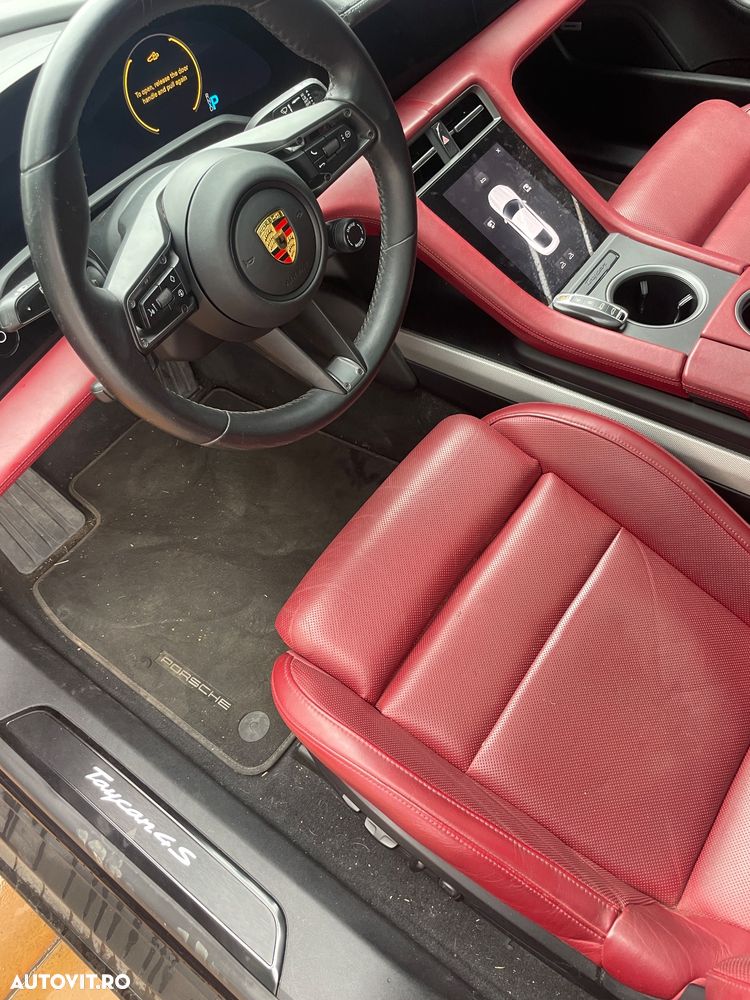 Porsche Taycan 4S - 11