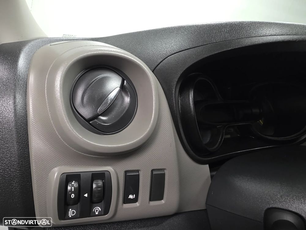 Renault Trafic - 51