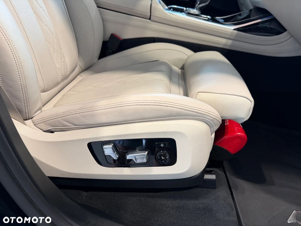 BMW X7 - 31