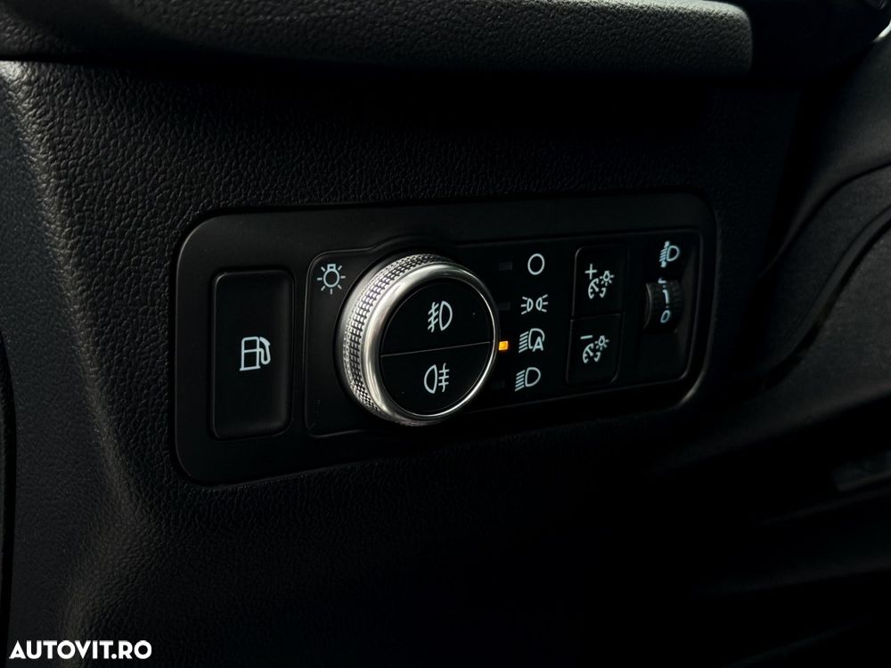 Ford Kuga - 27
