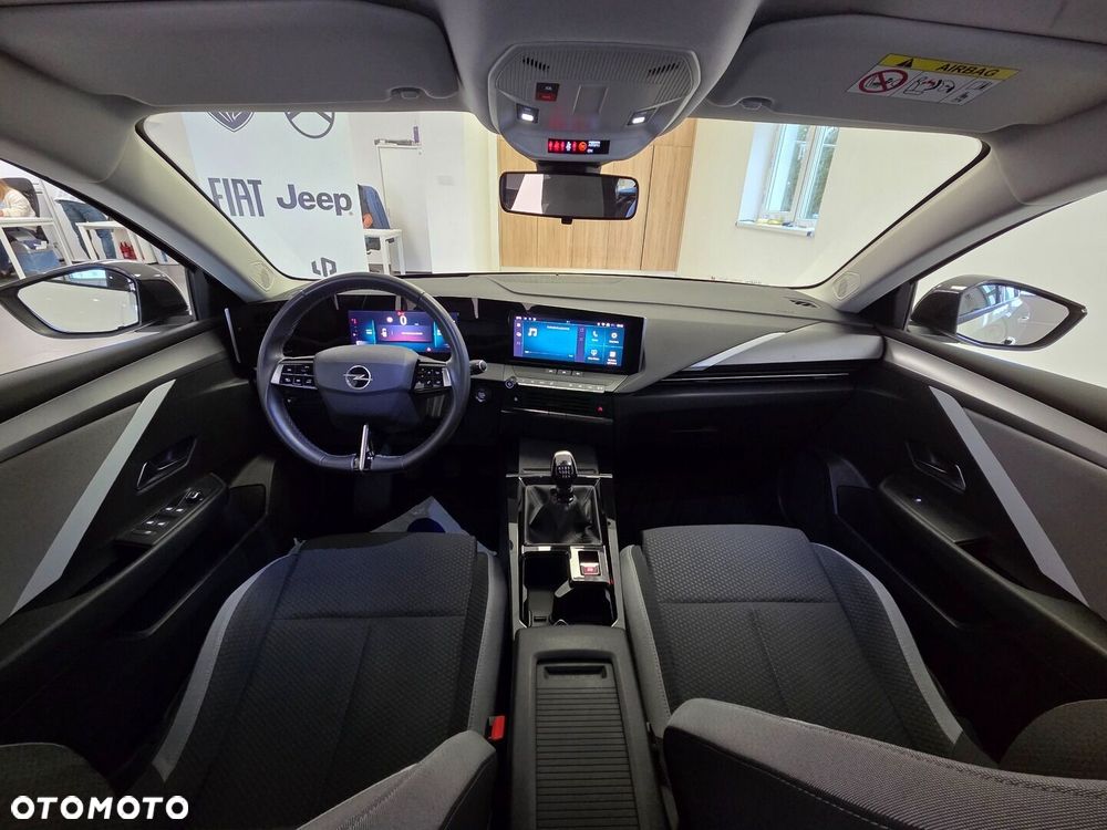 Opel Astra 1.2 T Edition S&S - 12