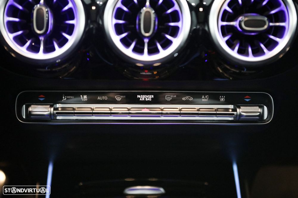 Mercedes-Benz GLA 250 e AMG Line - 32