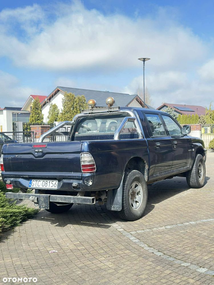 Mitsubishi L200 2.5 TD Intense - 2