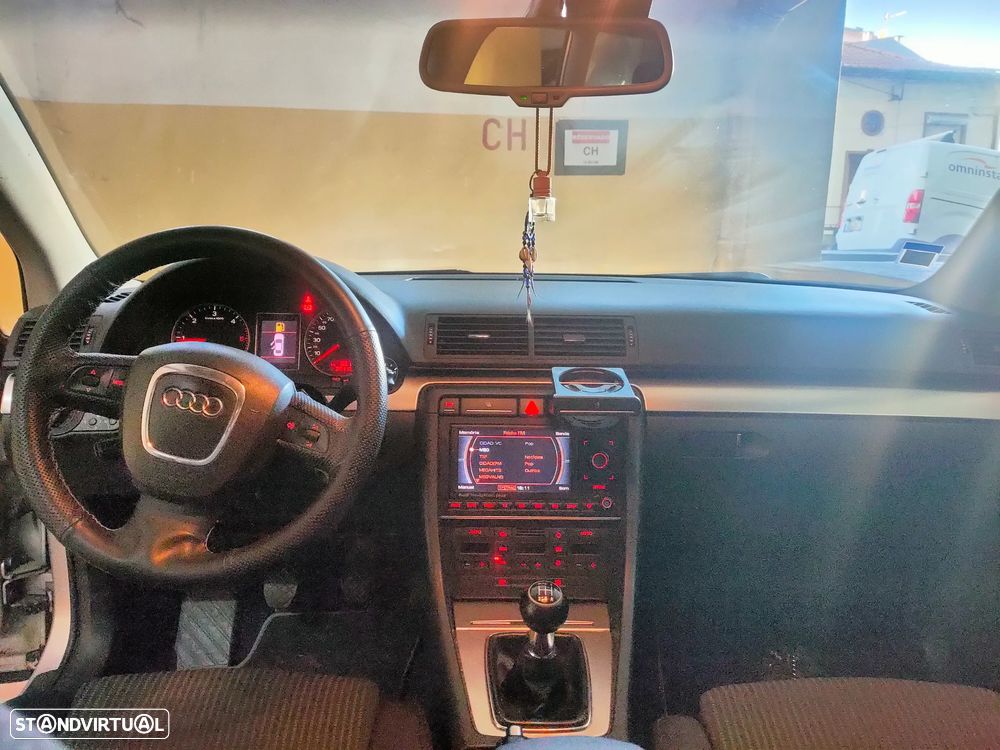 Audi A4 1.9 TDI S-line - 5