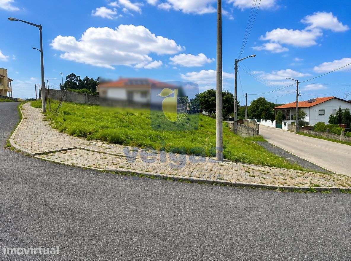 Lote com 620 m² para moradia de 2 pisos e cave com 425m² em Pousos, Le - Grande imagem: 4/11