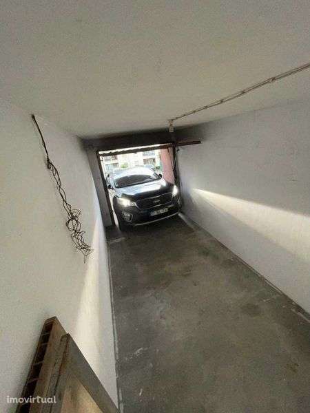 Garagem - Monte Abrão - Grande imagem: 3/11