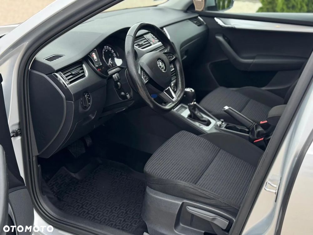 Skoda Octavia 2.0 TDI Style DSG - 14