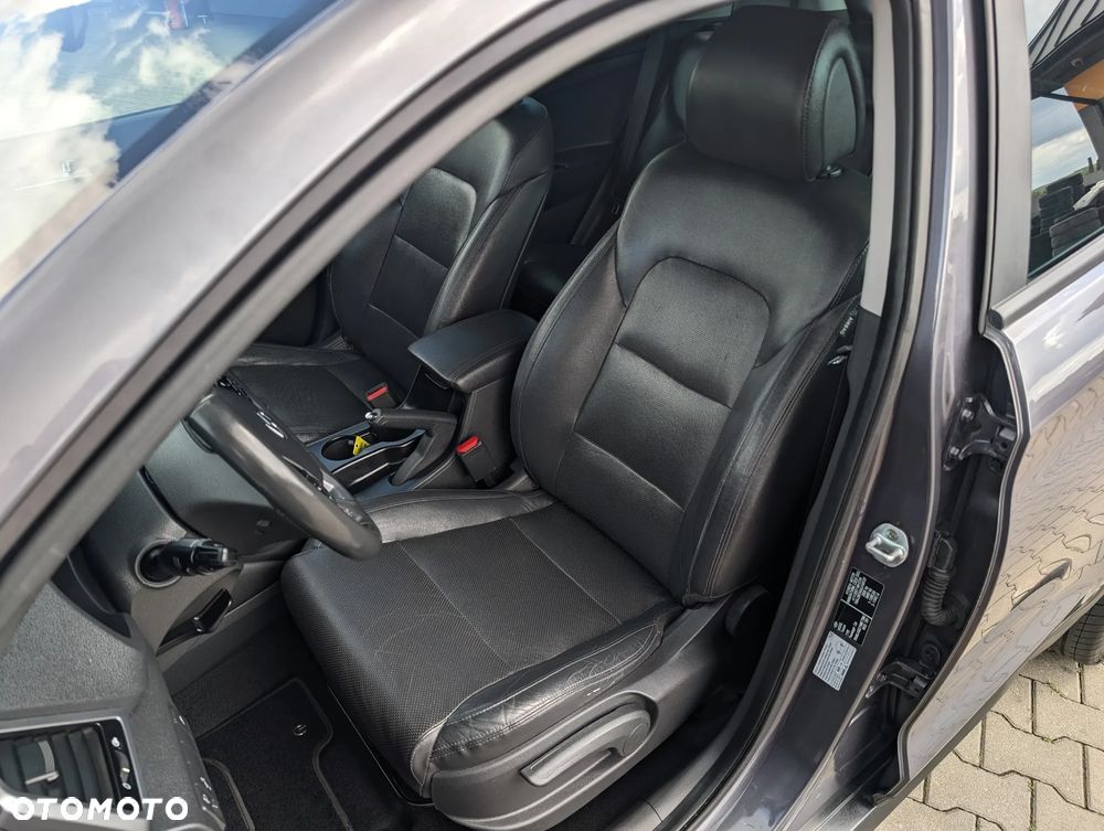 Hyundai Tucson 1.7 CRDI BlueDrive Style 2WD - 33