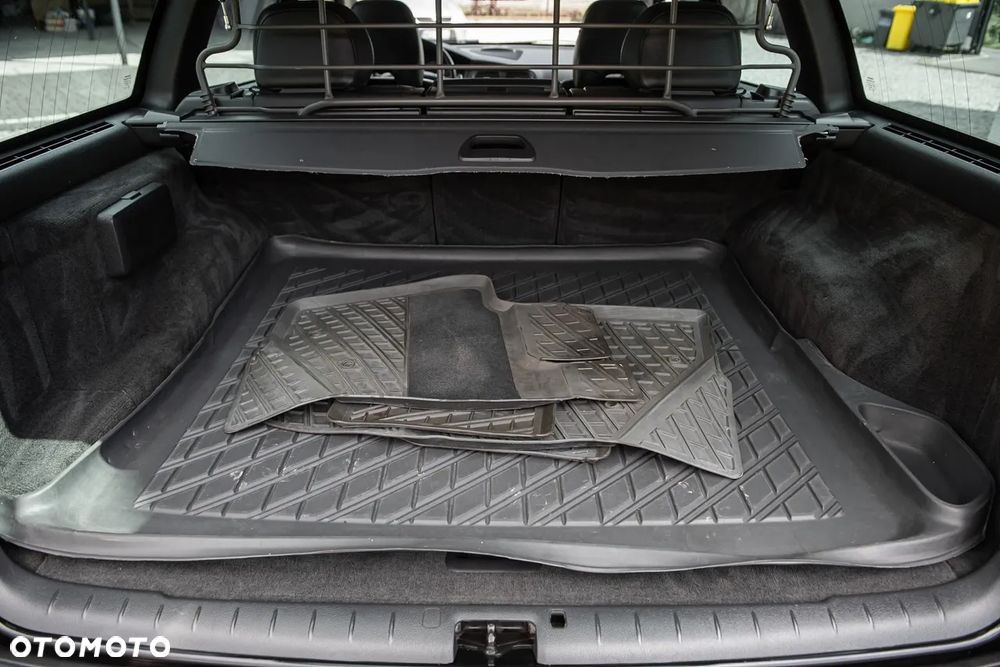 Volvo XC 70 D5 AWD Kinetic - 25