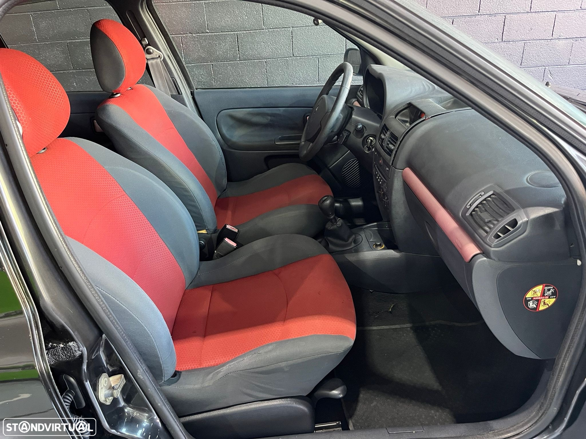 Renault Clio 1.2 16V Billabong QuickS - 11