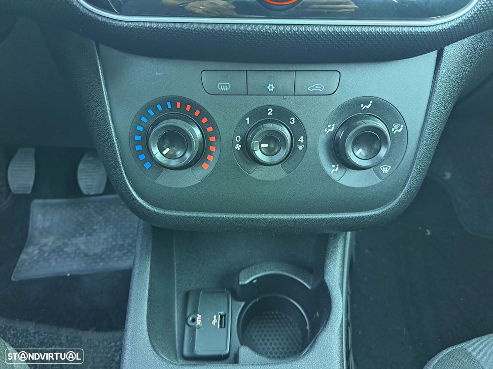 Fiat Punto 1.3 M-Jet Lounge S&S - 19