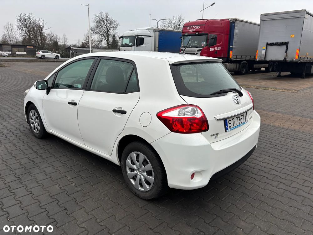 Toyota Auris 1.4 D-4D Luna EU5 - 3