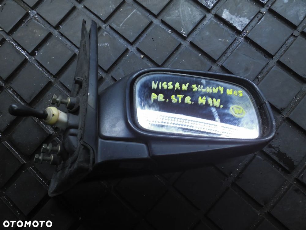 LUSTERKO PRAWE NISSAN SUNNY N15 - 2