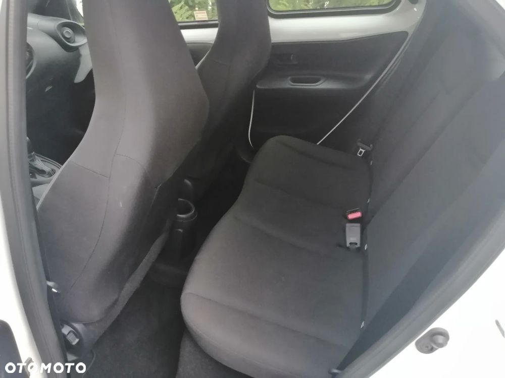Toyota Aygo x.shift x-play connect - 14