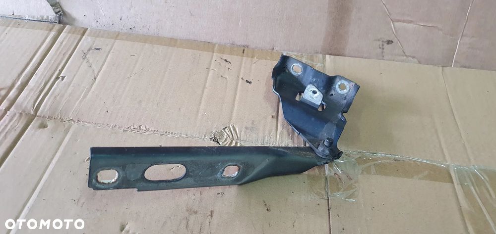 Zawias maski prawy przód przedni Audi A4 B8 lift 8K0823302D - 3