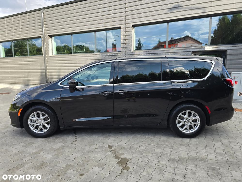 Chrysler Pacifica - 13