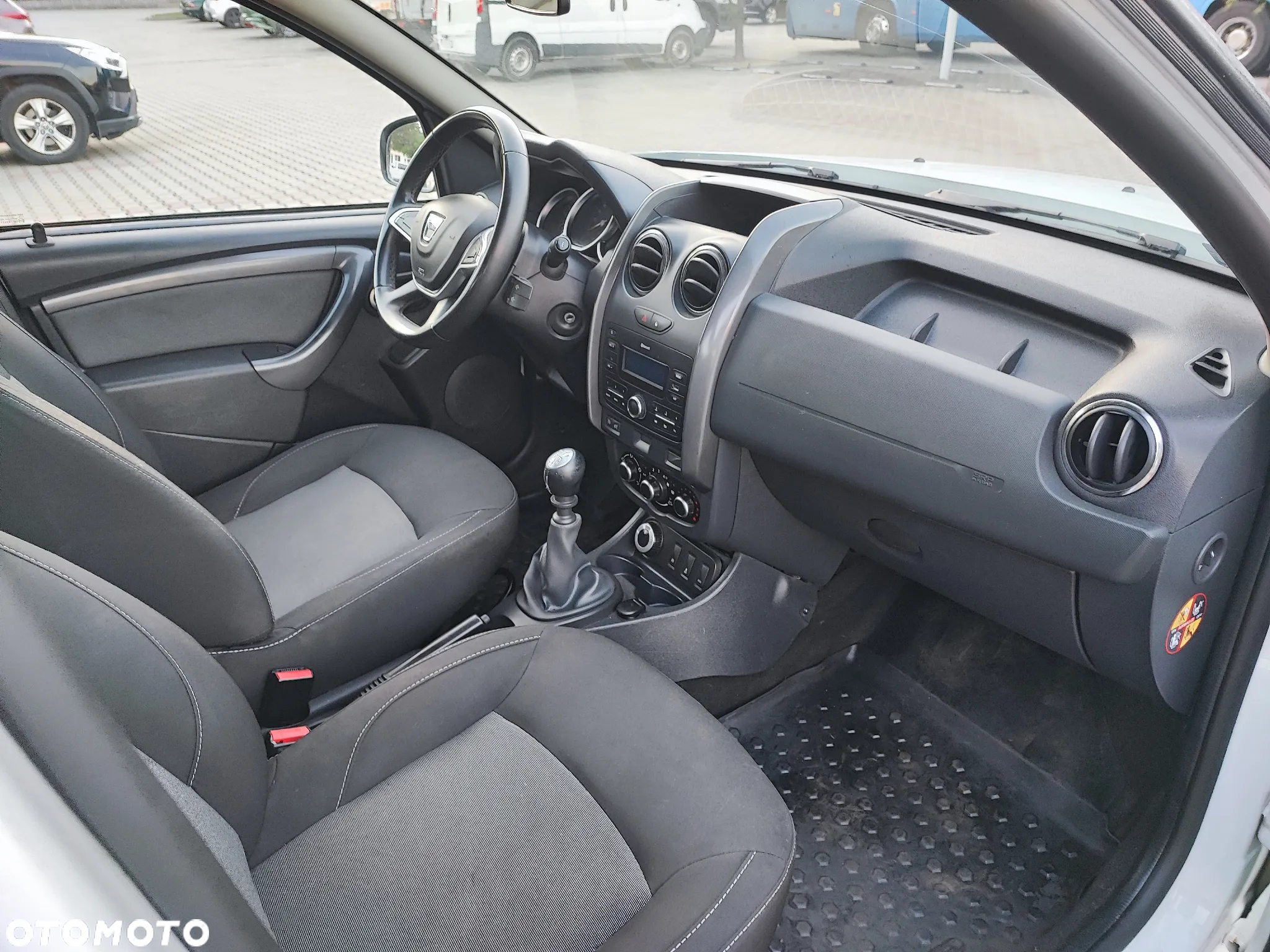 Dacia Duster 1.6 SCe Laureate 4x4 S&S - 13