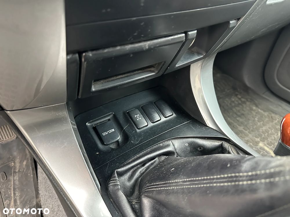 Toyota Land Cruiser - 12