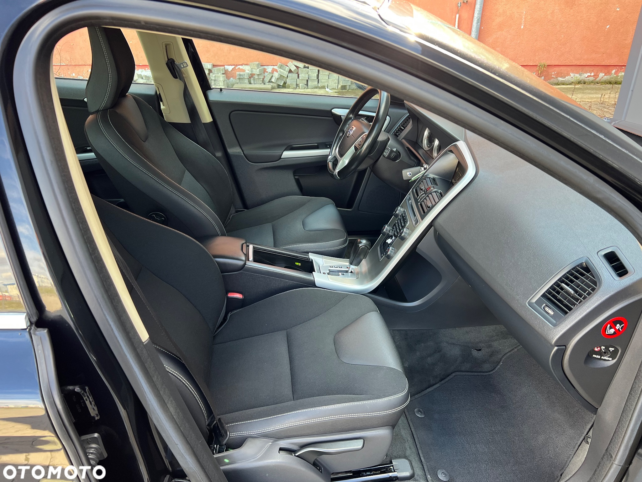 Volvo XC 60 2.4D AWD Momentum - 8