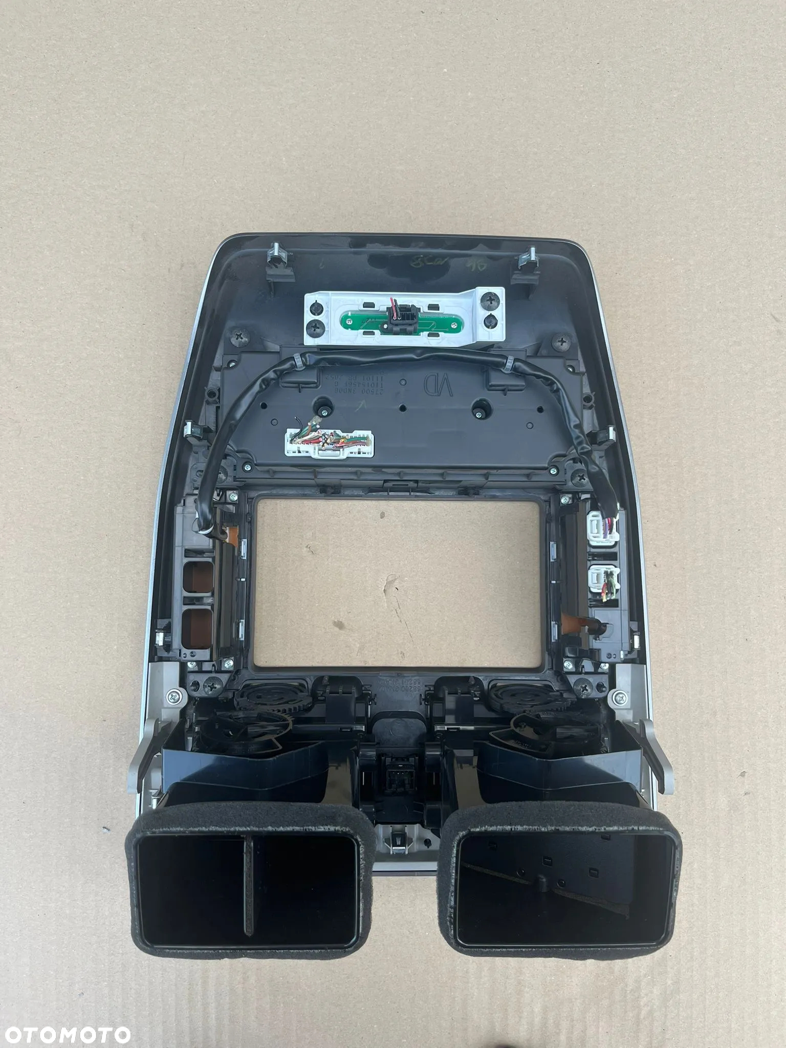 Obudowa Ramka Panel Radia Przyciski Klima Nissan Leaf I 1 68260 3na0a 27500 3ND0B - 2