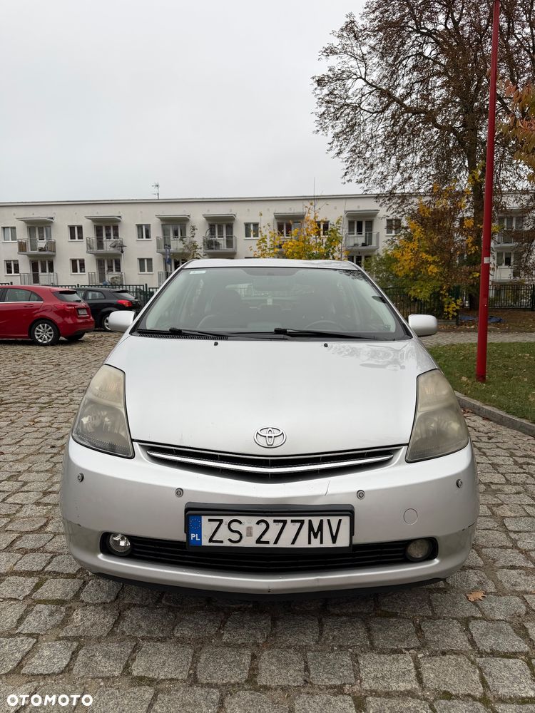 Toyota Prius - 3