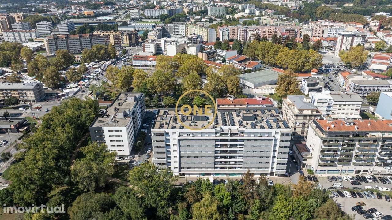 T4 de luxo com 274m2 em frente ao parque da Cidade de Vila Nova de Fam - Grande imagem: 5/42