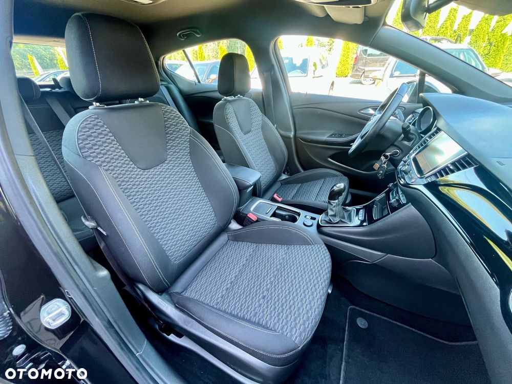 Opel Astra 1.4 Turbo Business - 17
