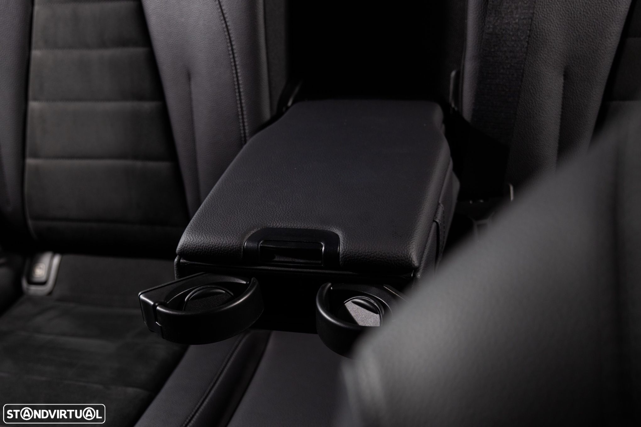 Mercedes-Benz E 220 d AMG Line - 28