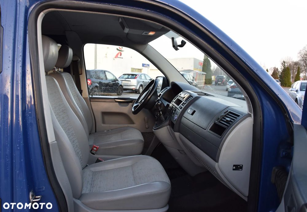 Volkswagen Transporter Caravelle Lang Comfortline - 9