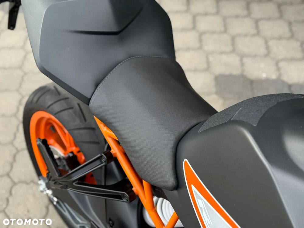 KTM RC 390 - 18