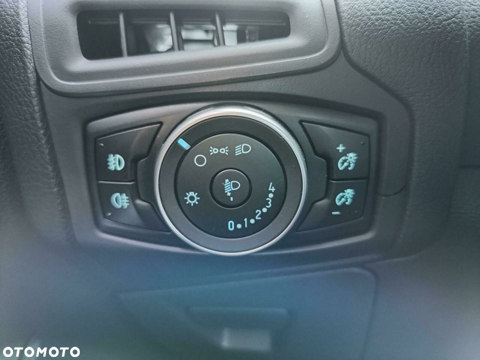 Ford Focus 1.5 EcoBoost Trend ASS - 19