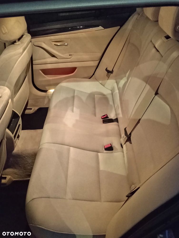 BMW Seria 5 520d - 12
