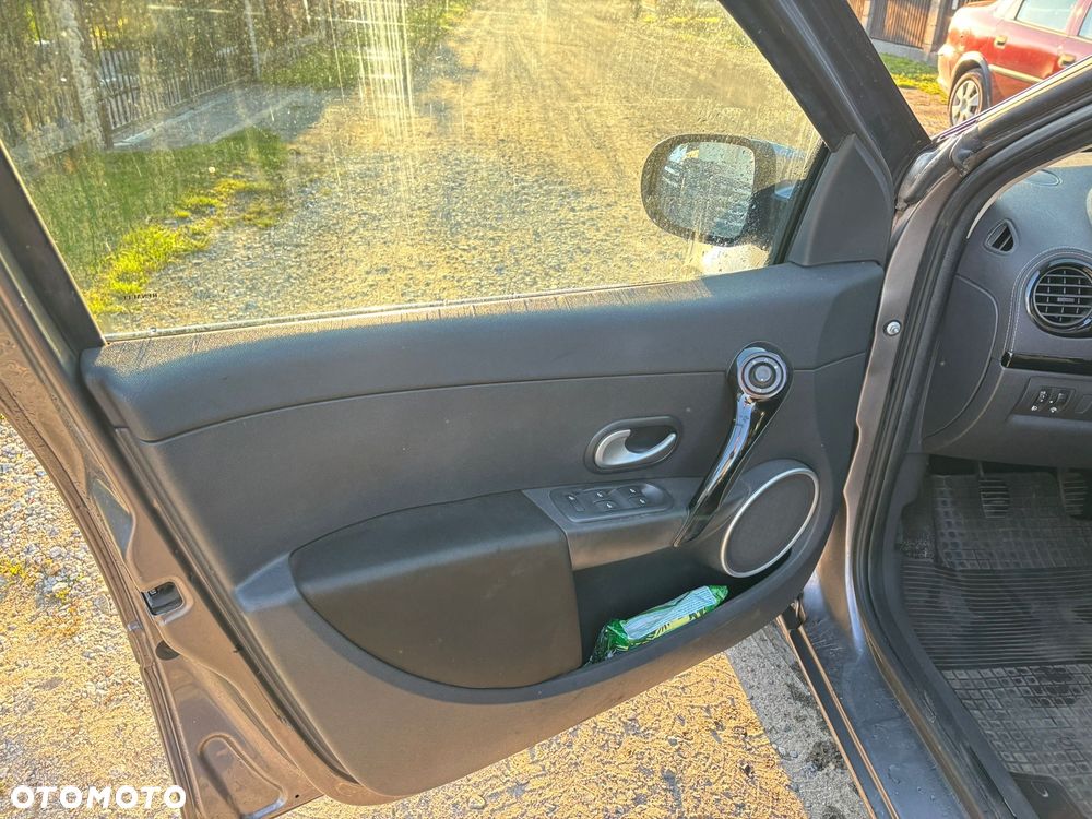 Renault Clio - 20