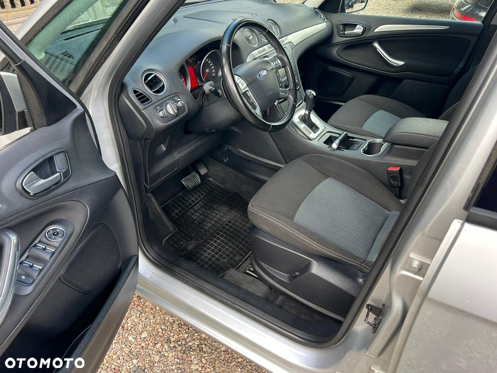 Ford Galaxy 2.0 TDCi DPF Champions Edition - 24