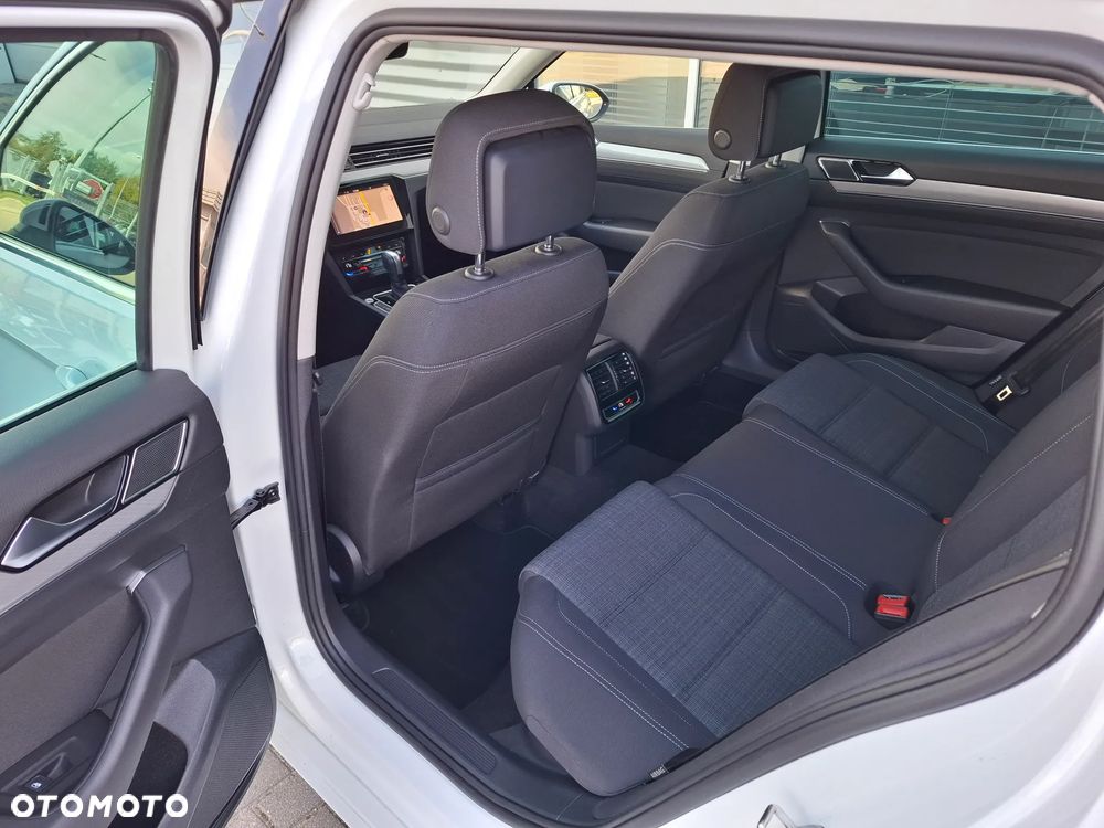 Volkswagen Passat Variant 2.0 TDI SCR DSG Business - 15